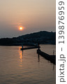 夕暮れの萩漁港（防波堤・灯台・穏やかな海） 139876959