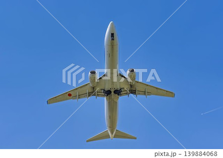 青空の仙台空港 離陸中の飛行機 宮城県名取市 青空の仙台空港 離陸中の飛行機 宮城県名取市 139884068