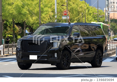 アメリカ製のフルサイズSUV車両 139885694