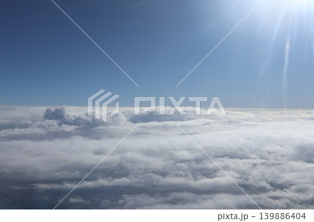 光が満ちる空の境界 139886404