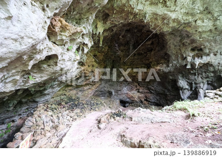 【久米島】ヤジヤーガマ洞窟 【久米島】ヤジヤーガマ洞窟 139886919
