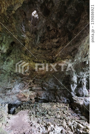 【久米島】ヤジヤーガマ洞窟 【久米島】ヤジヤーガマ洞窟 139886921