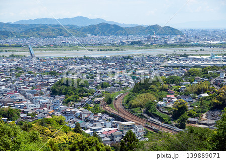 静岡県島田市の諏訪原城跡から望む島田市街地 静岡県島田市の諏訪原城跡から望む島田市街地 139889071