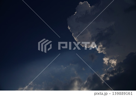 紺碧の空に白い雲 紺碧の空に白い雲 139889161