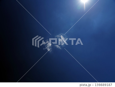 紺碧の空に白い雲 紺碧の空に白い雲 139889187