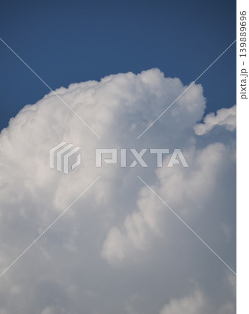 もくもくの白い雲 139889696
