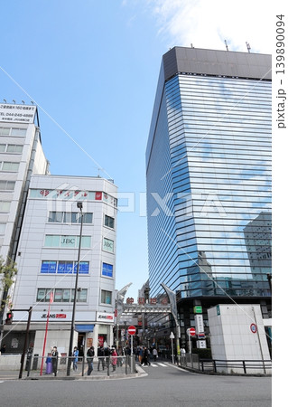 都市風景　川崎駅東口周辺　タテ位置 139890094