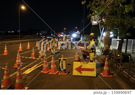 道路の夜間安全対策工事 139890697