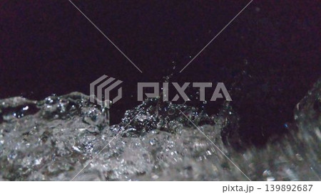 水しぶき 139892687