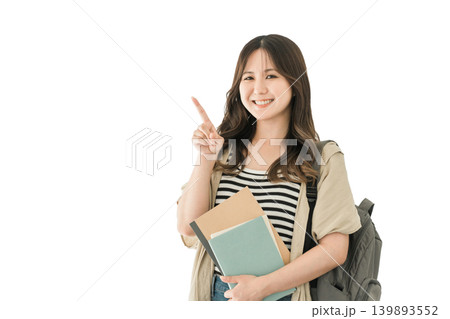 大学・学校の廊下にいる高校生・大学生(高校生・学生・塾・予備校) 大学・学校の廊下にいる高校生・大学生(高校生・学生・塾・予備校) 139893552