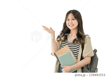 大学・学校の廊下にいる高校生・大学生（高校生・学生・塾・予備校） 139893553