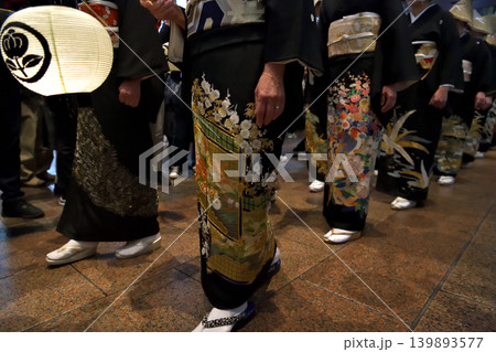 花嫁行列の黒留袖 花嫁行列の黒留袖 139893577