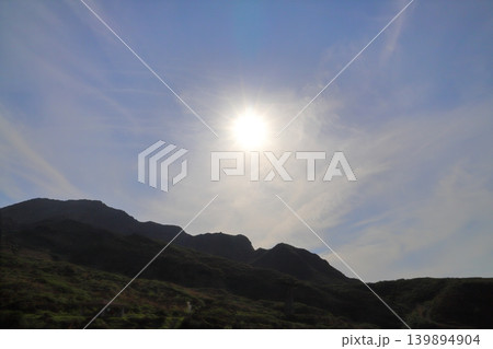 仙酔峡から見る阿蘇山と太陽 139894904