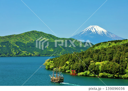 初夏の青空と新緑の箱根 そして富士山 初夏の青空と新緑の箱根 そして富士山 139896036