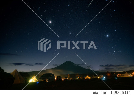 ふもとっぱら 富士山と星空とキャンプ 横 ふもとっぱら 富士山と星空とキャンプ 横 139896334