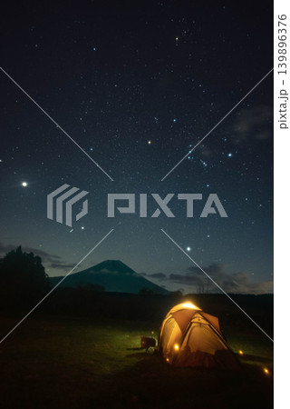 ふもとっぱら　富士山と星空とキャンプ　縦 139896376