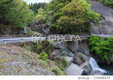 臥竜橋 西河内川 権現滝 4月の晴れの日 臥竜橋 西河内川 権現滝 4月の晴れの日 139896874