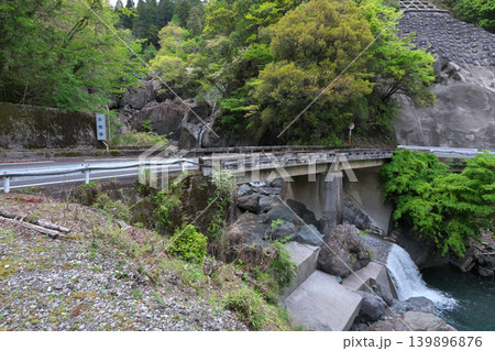 臥竜橋 西河内川 権現滝 4月の晴れの日 臥竜橋 西河内川 権現滝 4月の晴れの日 139896876