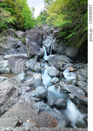 臥竜橋 西河内川 権現滝 4月の晴れの日 臥竜橋 西河内川 権現滝 4月の晴れの日 139896887