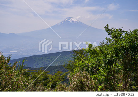 静岡県 芦ノ湖スカイライン杓子峠からの富士山 静岡県 芦ノ湖スカイライン杓子峠からの富士山 139897012