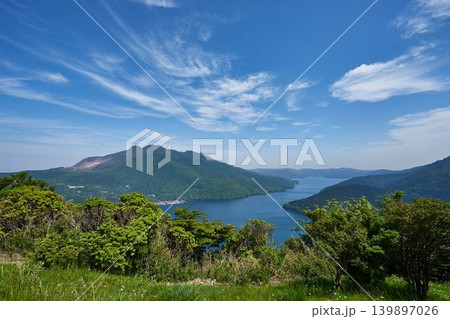 静岡県 箱根芦ノ湖展望公園からの箱根山と芦ノ湖 静岡県 箱根芦ノ湖展望公園からの箱根山と芦ノ湖 139897026