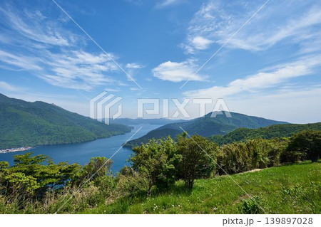 静岡県 箱根芦ノ湖展望公園からの箱根山と芦ノ湖 静岡県 箱根芦ノ湖展望公園からの箱根山と芦ノ湖 139897028