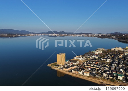 島根県宍道湖岸の街並みを捉えた空撮写真 島根県宍道湖岸の街並みを捉えた空撮写真 139897900