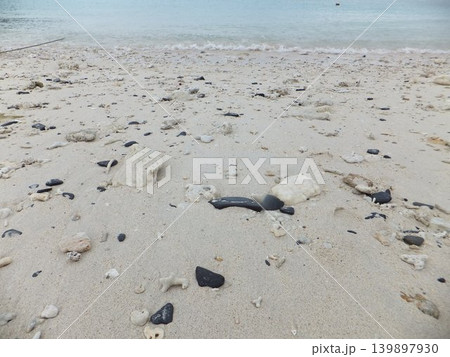 渡嘉敷島の砂浜 139897930
