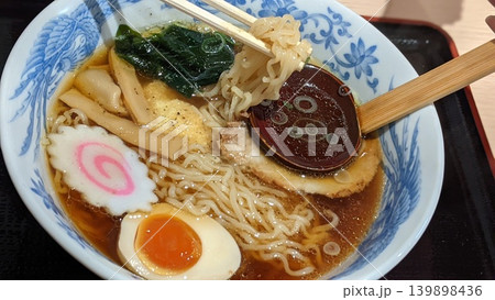 しょうゆラーメン 139898436