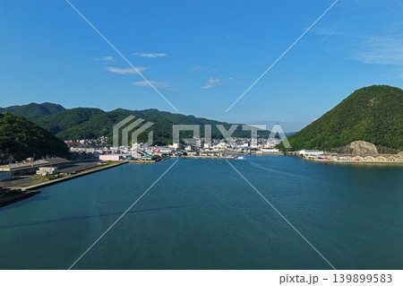 岡山県備前市・片上湾と市街地を望む空撮写真 139899583