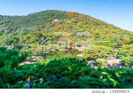 【特別名勝】栗林公園 晩秋の風景 芙蓉峰から見た北湖と紫雲山 香川県高松市 【特別名勝】栗林公園 晩秋の風景 芙蓉峰から見た北湖と紫雲山 香川県高松市 139899655