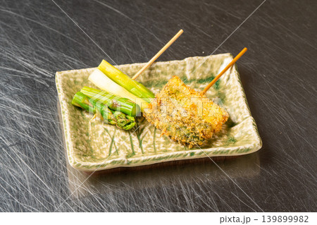 串カツアスパラ サクサク食感が美味しい野菜串揚げ 139899982