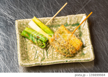 串カツアスパラ サクサク食感が美味しい野菜串揚げ 139899984