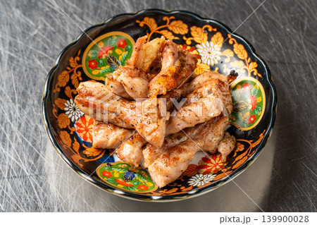 炭火焼き鳥せせり 炭火香るジューシーな鶏せせり串 139900028