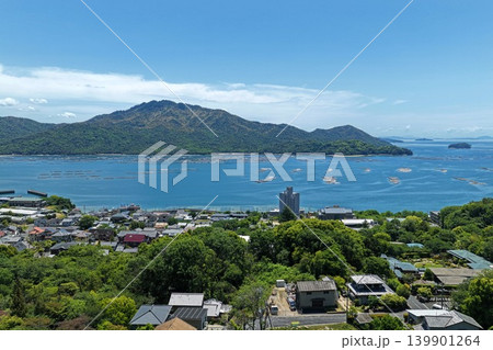 広島県廿日市市・宮浜温泉と瀬戸内海の島々を望む空撮写真 139901264