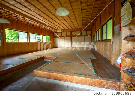奈良・前鬼山小仲坊の玄関と畳の間 修験道の宿坊風景※作品コメント欄に撮影位置 奈良・前鬼山小仲坊の玄関と畳の間 修験道の宿坊風景※作品コメント欄に撮影位置 139901683