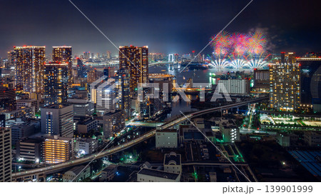 東京湾岸の夜景とお台場に打ち上がる花火 <STAR ISLAND 2026 お台場 > 東京湾岸の夜景とお台場に打ち上がる花火 <STAR ISLAND 2026 お台場 > 139901999