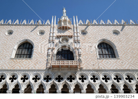 Doge`s Palace on Piazza San Marco, Venice, Italy 139903234