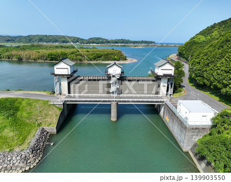 高知県四万十市 津蔵渕樋門 高知県四万十市 津蔵渕樋門 139903550