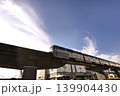 流通センター（東京都大田区平和島）の倉庫街を走るモノレール 139904430