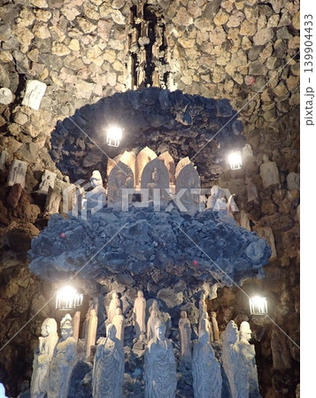 洞窟内の仏像群 洞窟内の仏像群 139904433