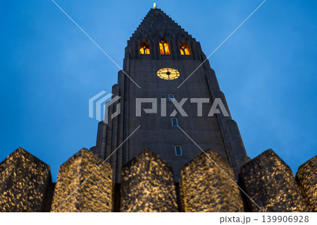 Hallgrimskirkja Church Tower at Twilight in Reykjavik, Iceland Hallgrimskirkja Church Tower at Twilight in Reykjavik, Iceland 139906928