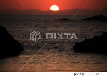 海に沈む夕日 139912158