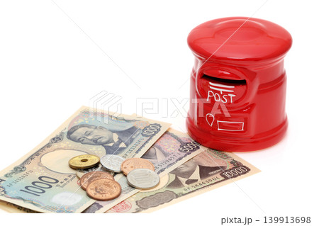 貯金箱とお金 139913698