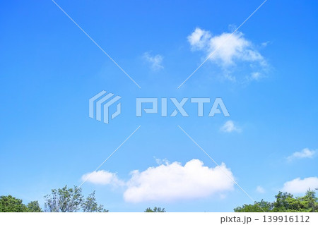 青空と雲イメージ 139916112