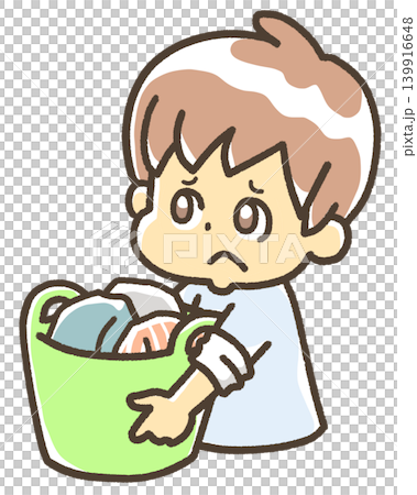 洗濯物をもって困った顔をしている男の子 洗濯物をもって困った顔をしている男の子 139916648