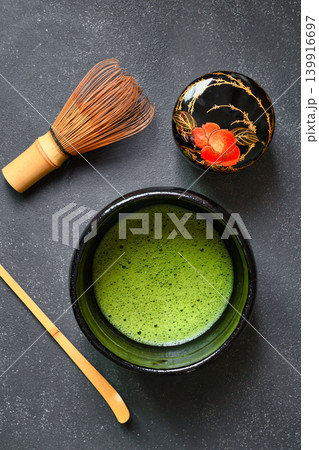 日本の茶道 Japanese tea ceremony(黒背景 コピースペースあり) 日本の茶道 Japanese tea ceremony(黒背景 コピースペースあり) 139916697