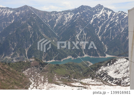 初夏の黒部湖と後立山連峰 初夏の黒部湖と後立山連峰 139916981