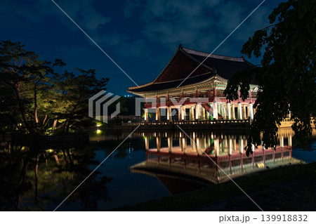 Seoul, South Korea - May. 14, 2026 : Magnificent night view of Gyeonghoeru Pavilion reflected in the pond during the spring night opening at Gyeongbokgung Palace, Seoul 139918832
