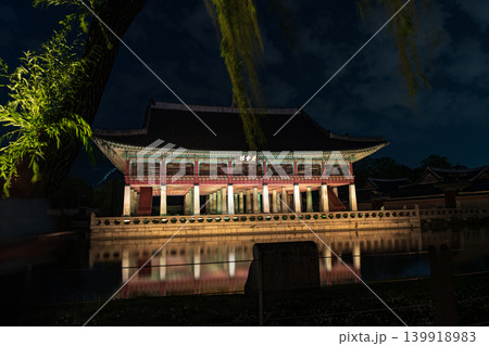 Seoul, South Korea - May. 14, 2026 : Magnificent night view of Gyeonghoeru Pavilion reflected in the pond during the spring night opening at Gyeongbokgung Palace, Seoul Seoul, South Korea - May. 14, 2026 : Magnificent night view of Gyeonghoeru Pavilion reflected in the pond during the spring night opening at Gyeongbokgung Palace, Seoul 139918983